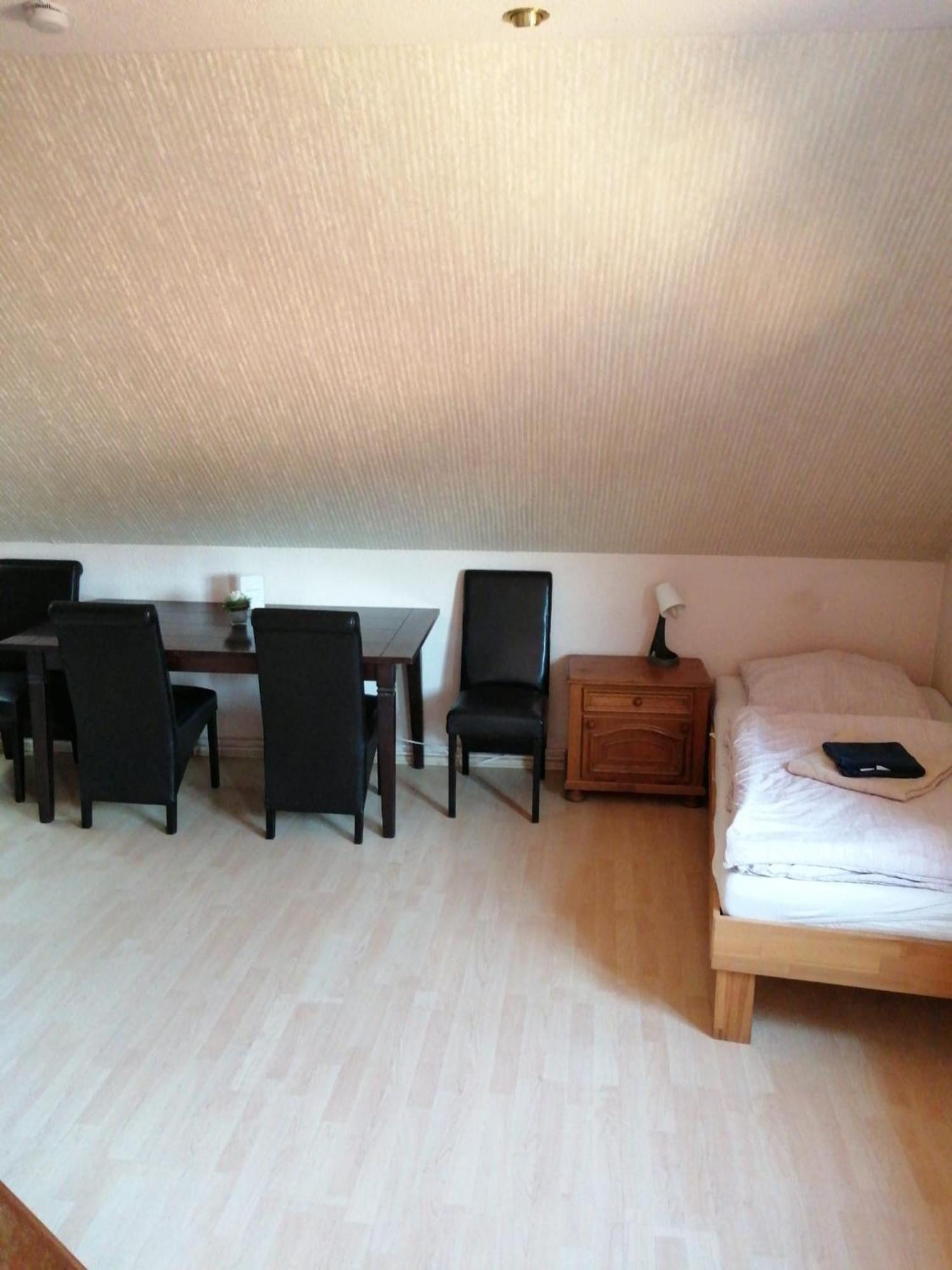 Hotel-Garni "Zum Loewen" Bad Freienwalde Esterno foto